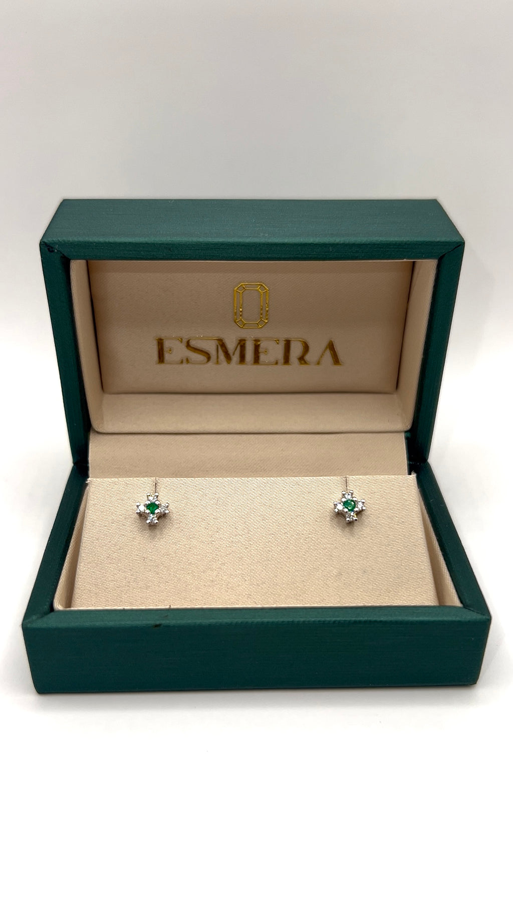 Aretes Mini Cruz – Esmeraldas Colombianas Mina Muzo con Diamantes en Oro Blanco 18k