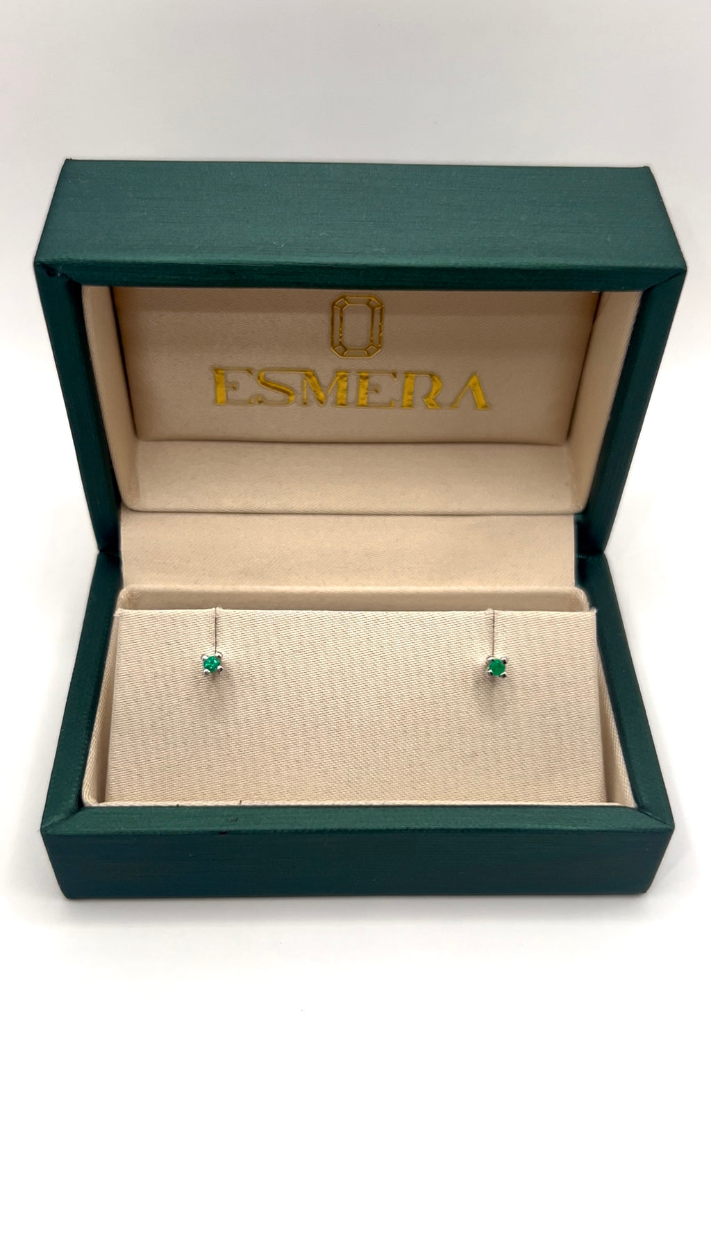 Aretes Esmeralda Redonda 2 mm – Esmeraldas Colombianas Naturales Mina Muzo en Oro Blanco 18k
