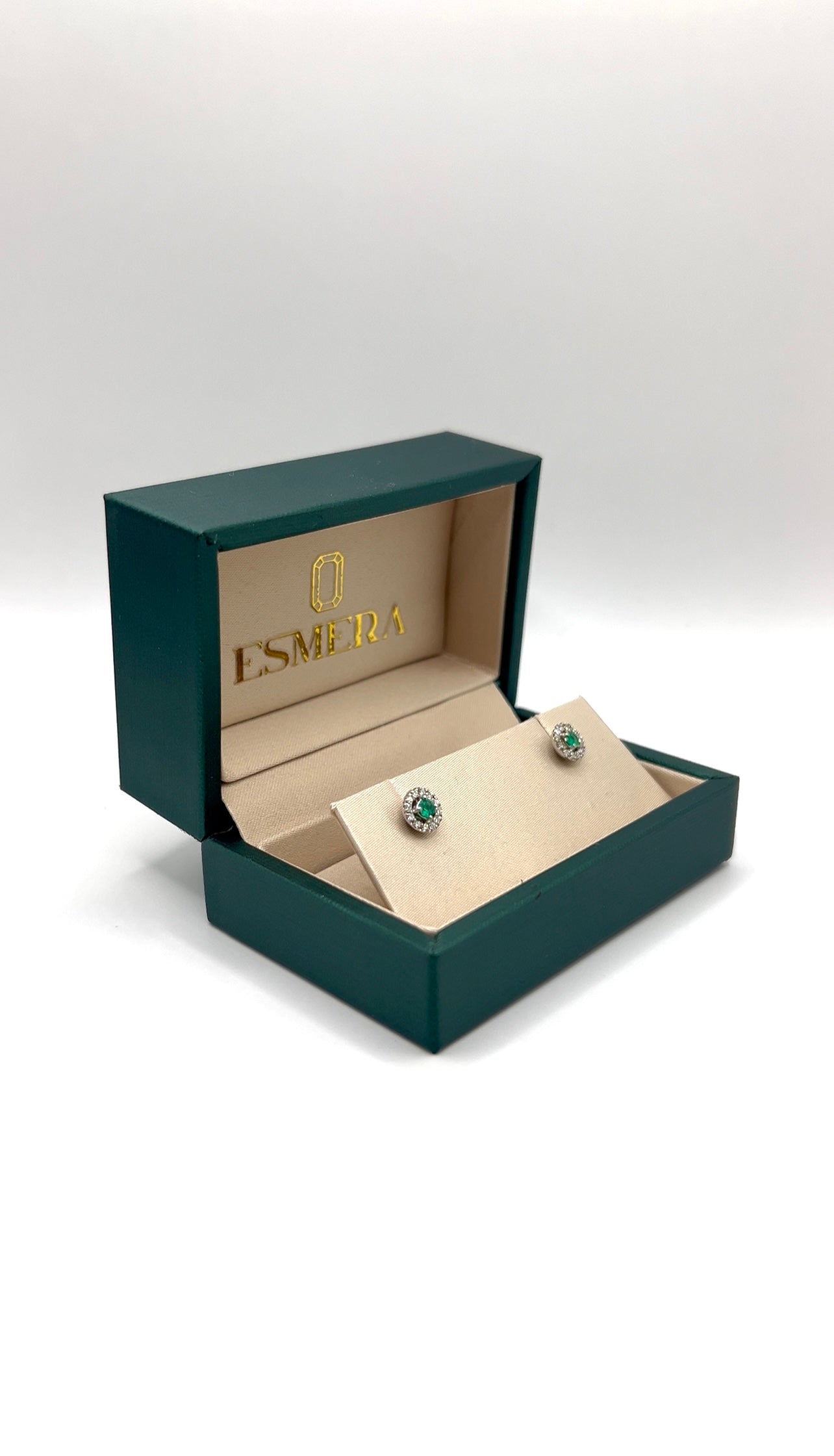 Aretes Esmeralda Muzo con Halo de Diamantes – Esmeraldas Colombianas Naturales en Oro 18k