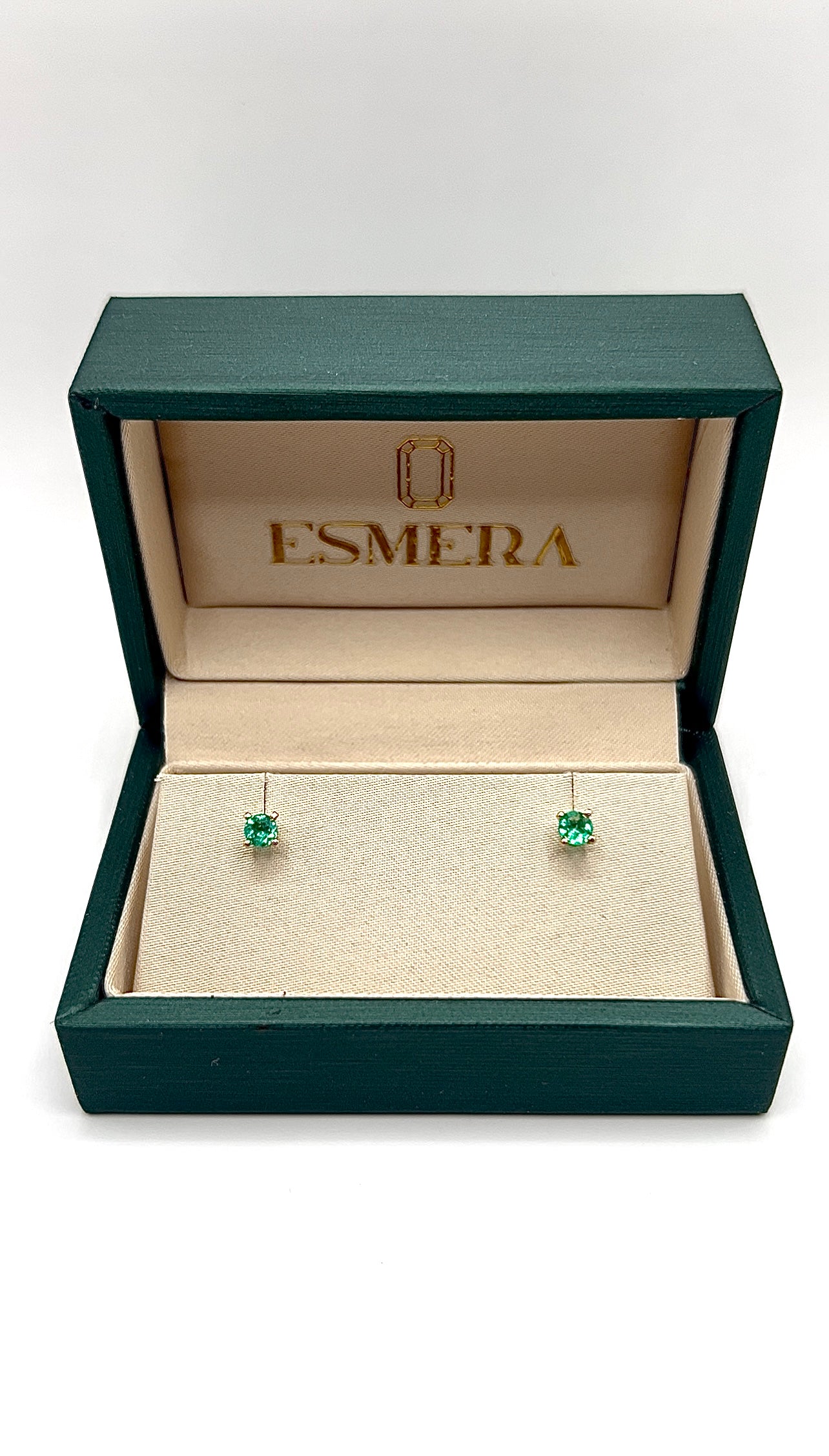 Aretes Muzo Redondos 4 mm – Esmeraldas Colombianas Naturales Mina Muzo en Oro Amarillo 18k