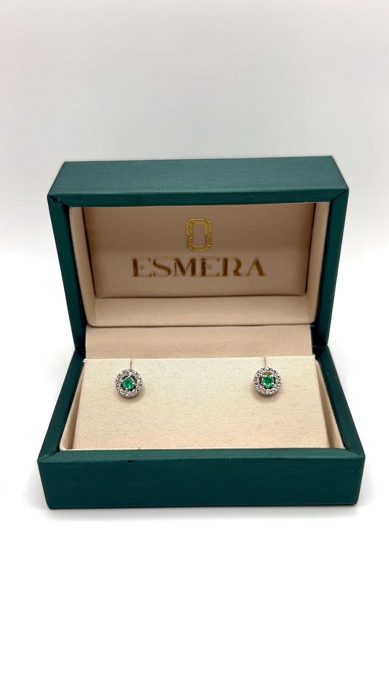 Aretes Esmeralda Muzo con Halo de Diamantes – Esmeraldas Colombianas Naturales en Oro 18k