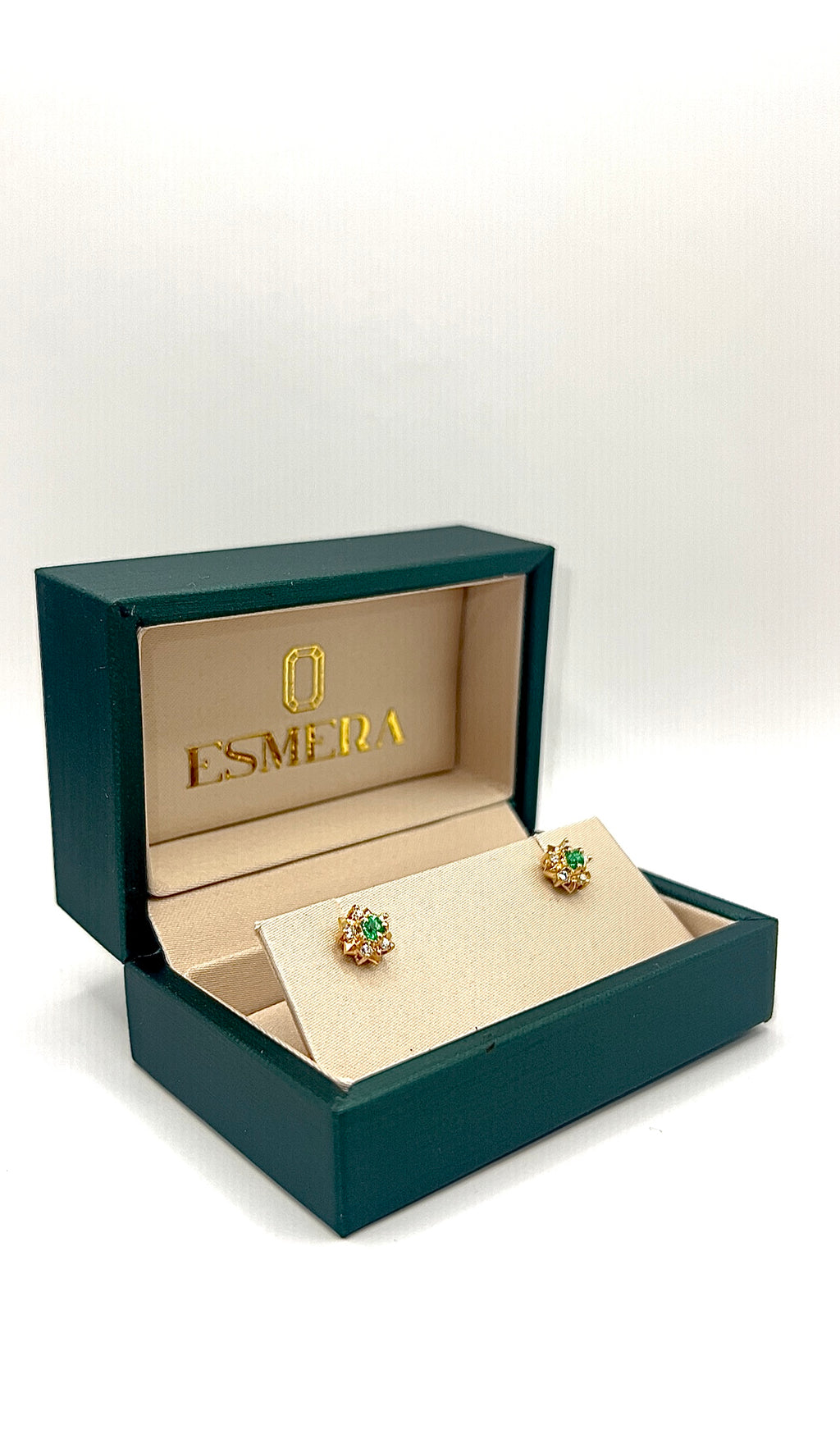 Studs Stellar – Esmeraldas Colombianas con Halo Estrella de Diamantes en Oro Amarillo 18k