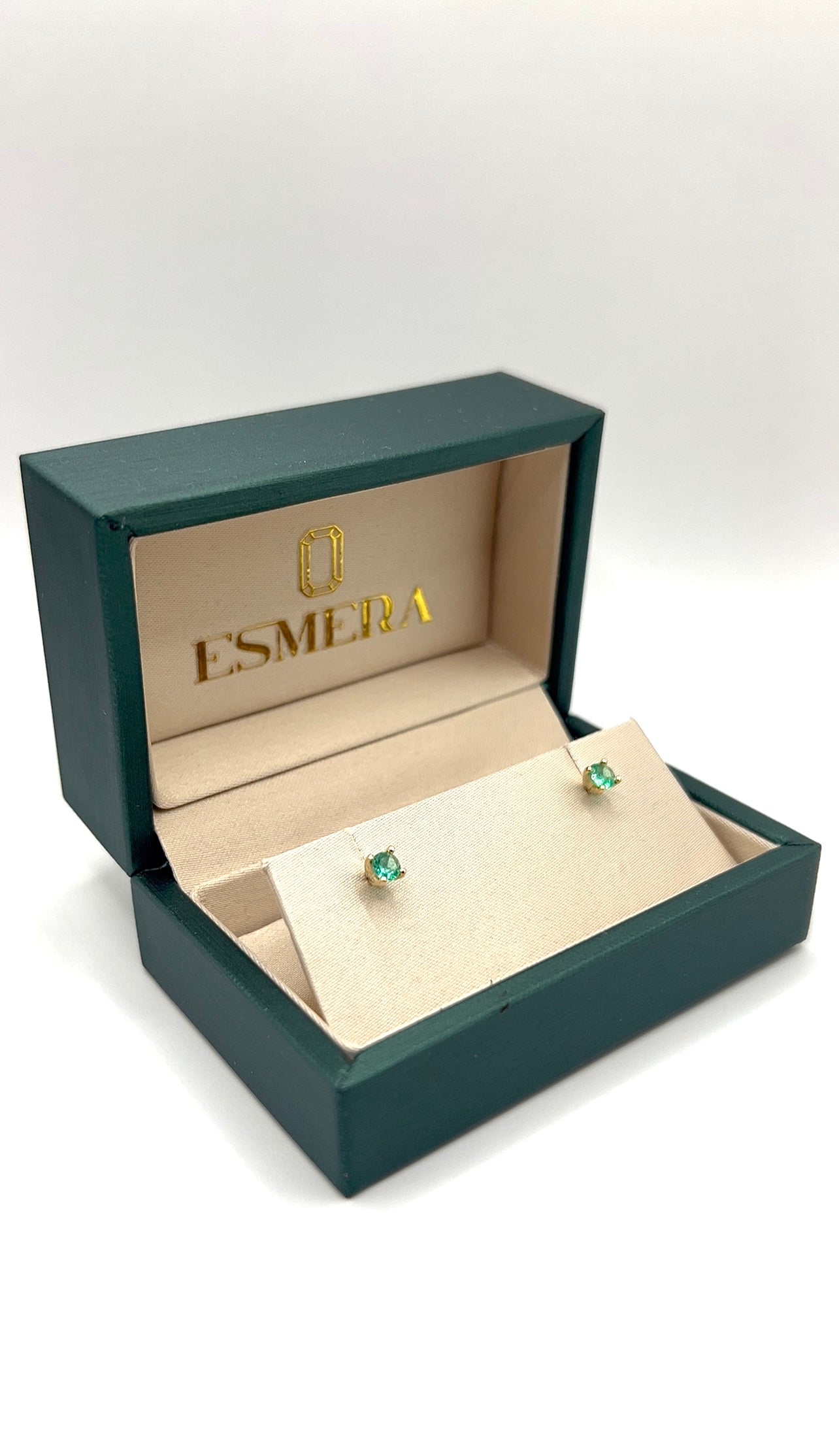 Aretes Muzo Redondos 4 mm – Esmeraldas Colombianas Naturales Mina Muzo en Oro Amarillo 18k