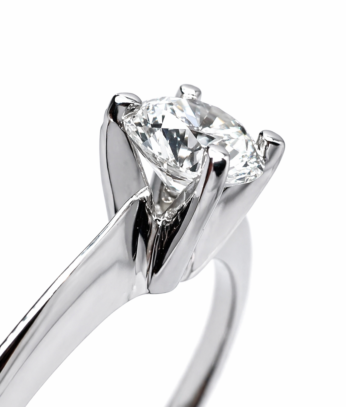 Anillo Eterna Lumina – Diamante Natural Certificado GIA en Oro Blanco 18k
