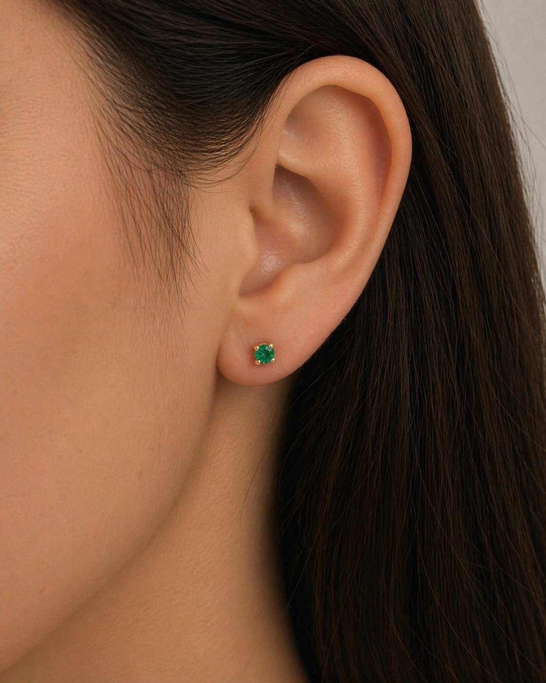 Studs Jackets Muzo Imperial – Esmeraldas Colombianas con Halo de Diamantes Desmontable en Oro Amarillo 18k