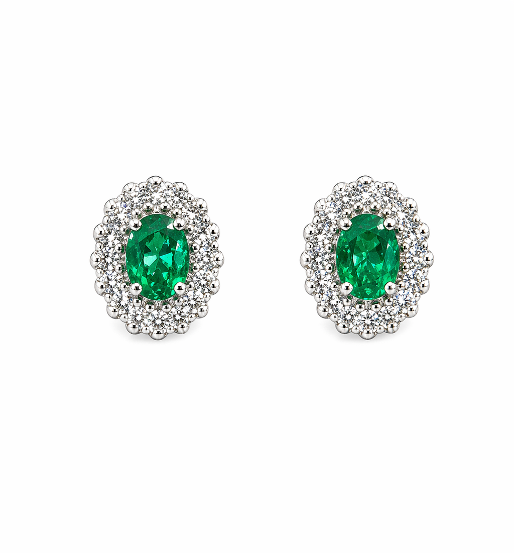 Aretes Muzo Royale – Esmeraldas Colombianas Naturales Ovaladas con Halo de Diamantes en Oro Blanco 18k