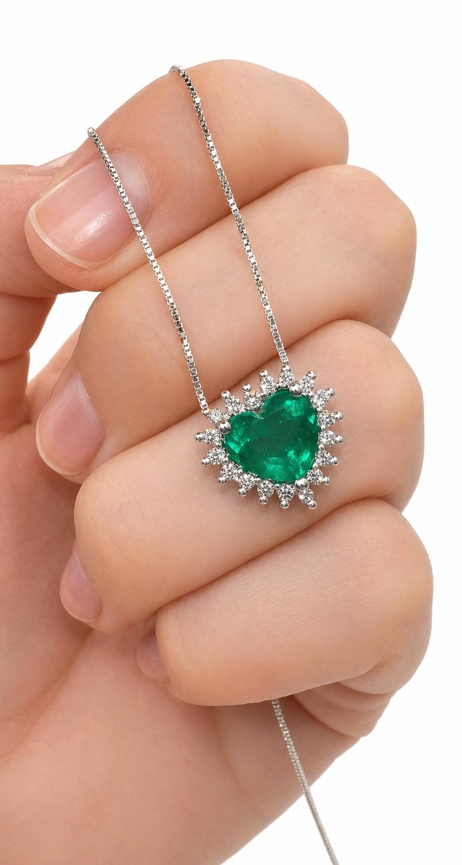 Dije Corazón de Furatena Muzo – Esmeralda Colombiana 1.20 ct con Diamantes en Oro Blanco 18k
