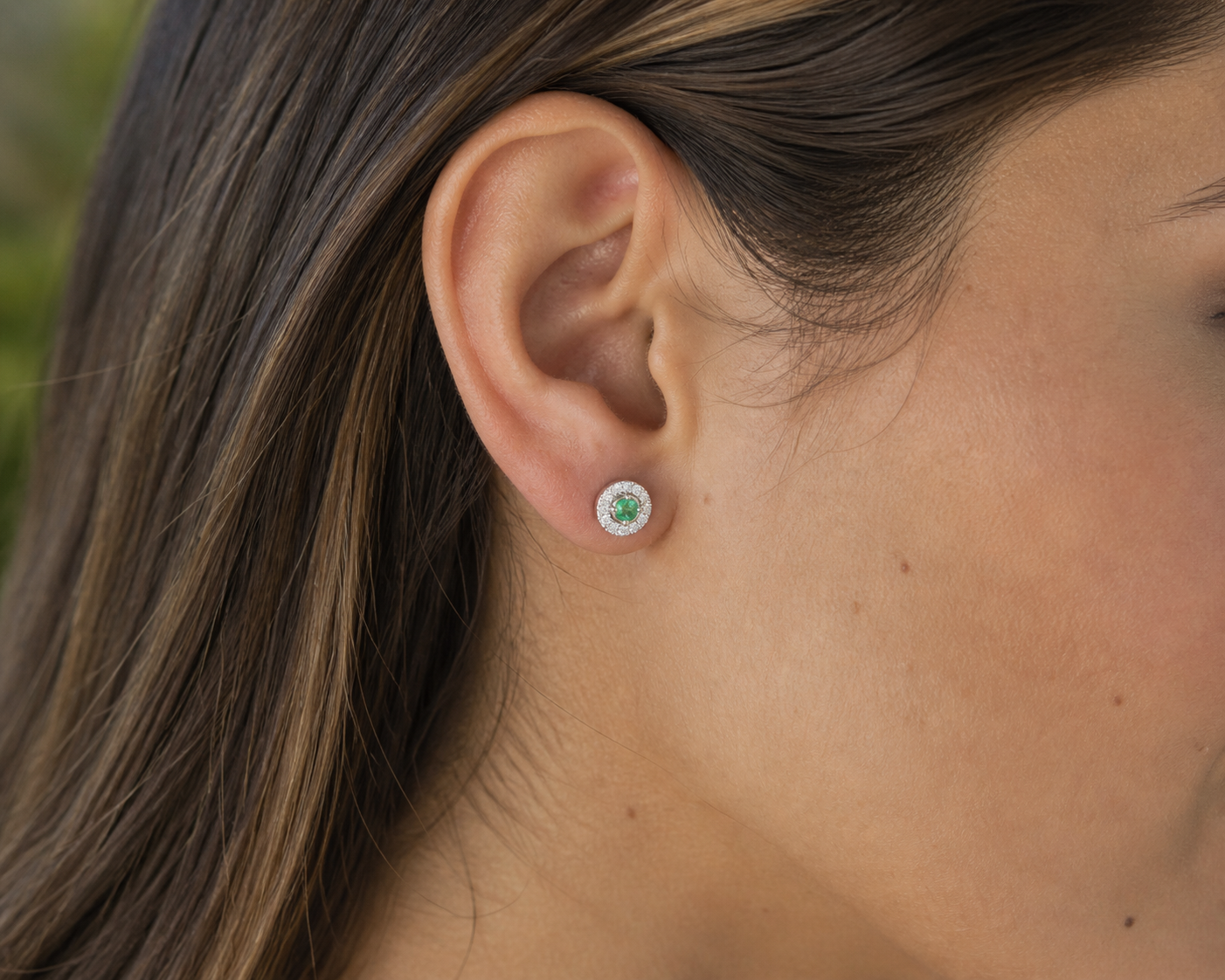 Aretes Esmeralda Muzo con Halo de Diamantes – Esmeraldas Colombianas Naturales en Oro 18k