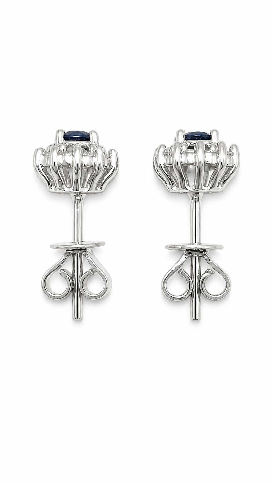 Aretes Studs Zafiro Azul con Halo de Diamantes – Zafiros Naturales en Oro Blanco 18k