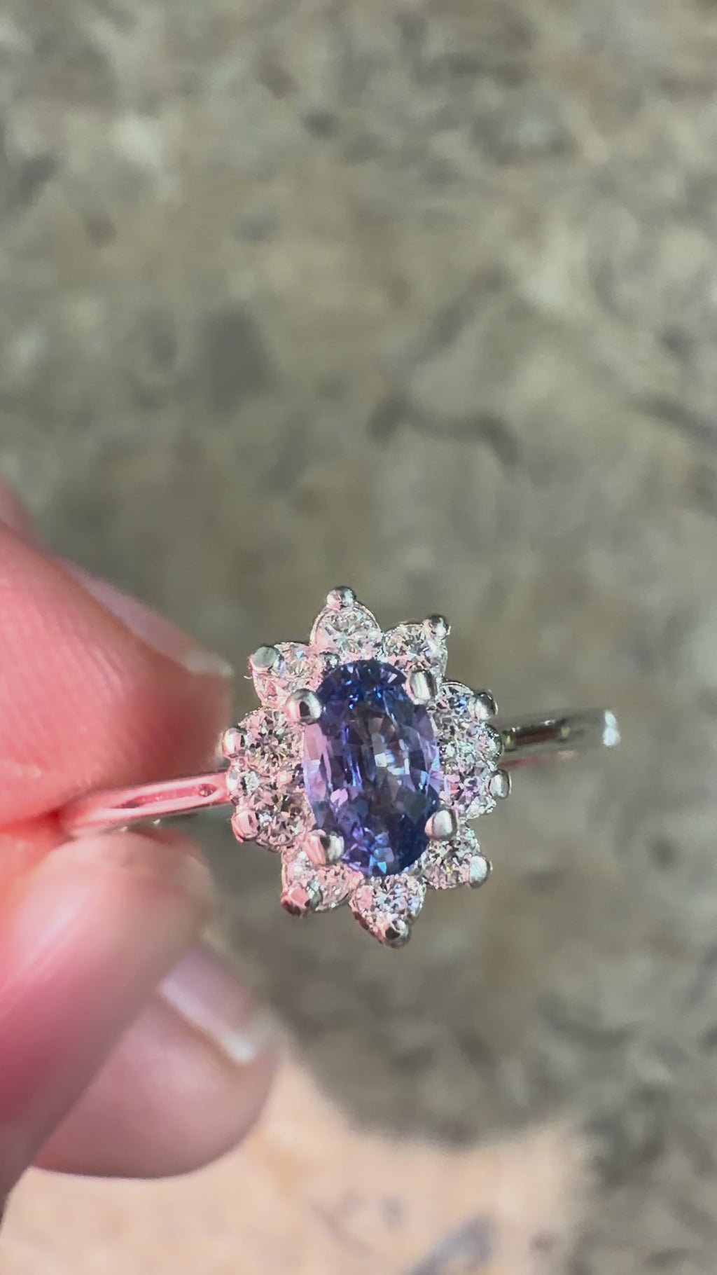 Anillo Legacy Di Blue - Zafiro Azul (Cornflower) y diamantes naturales