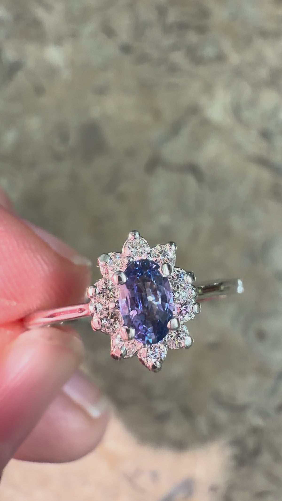 Anillo Legacy Di Blue - Zafiro Azul (Cornflower) y diamantes naturales