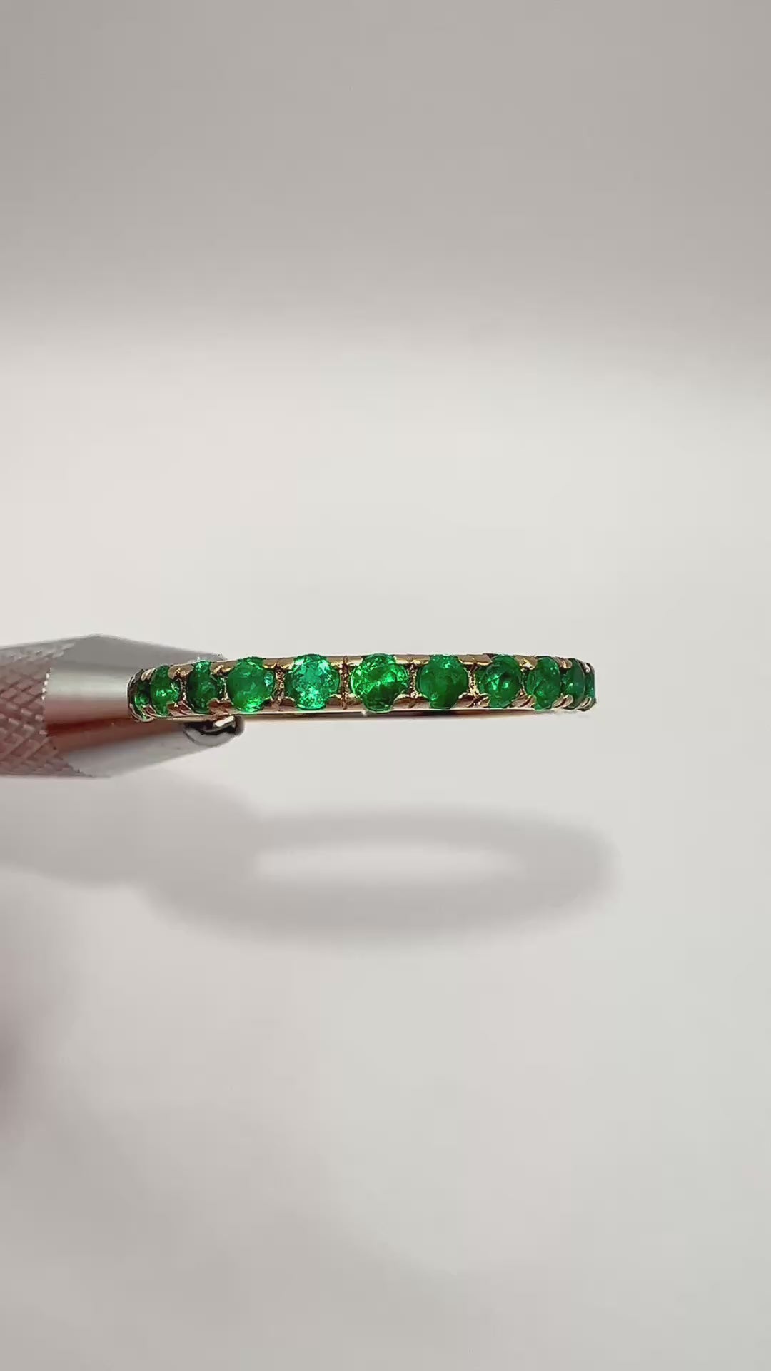 Cintillo Verde Muzo – Esmeraldas Colombianas Naturales en Oro Amarillo 18k